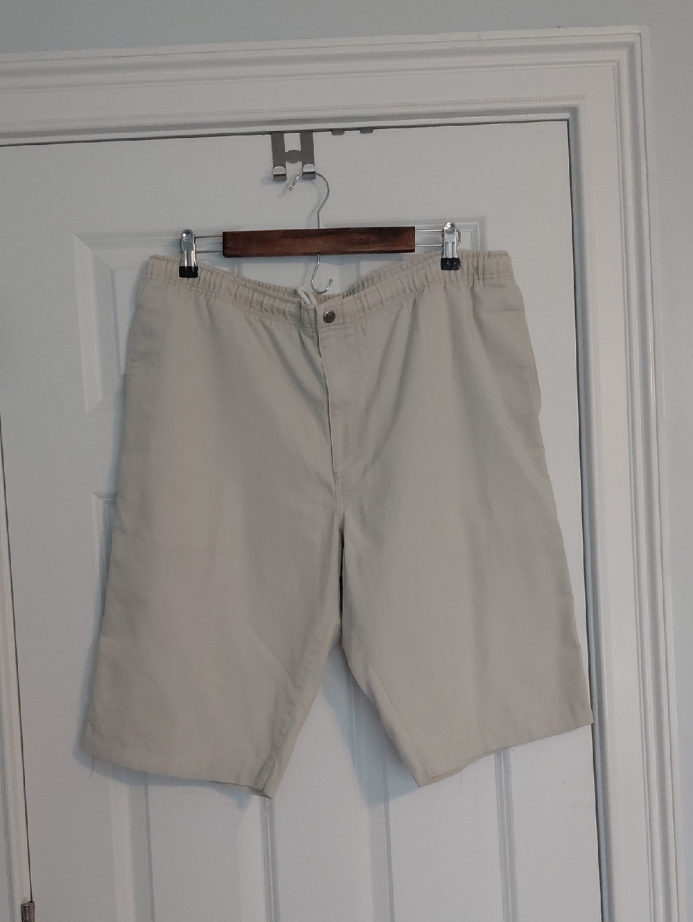 Land's End Men's Khaki Shorts, Size 36